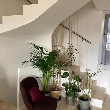 Maison Deliere Konukevi 3*