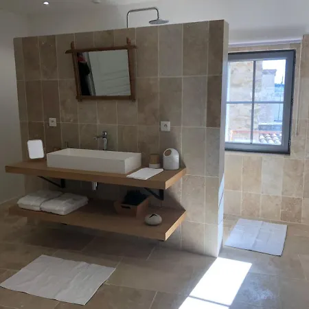 Maison Deliere Konukevi 3*
