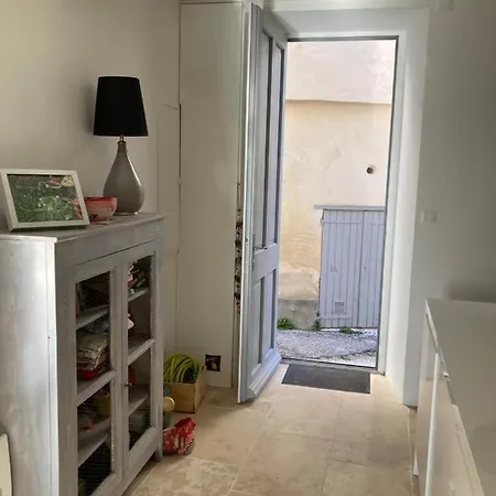 Maison Deliere Konukevi 3*